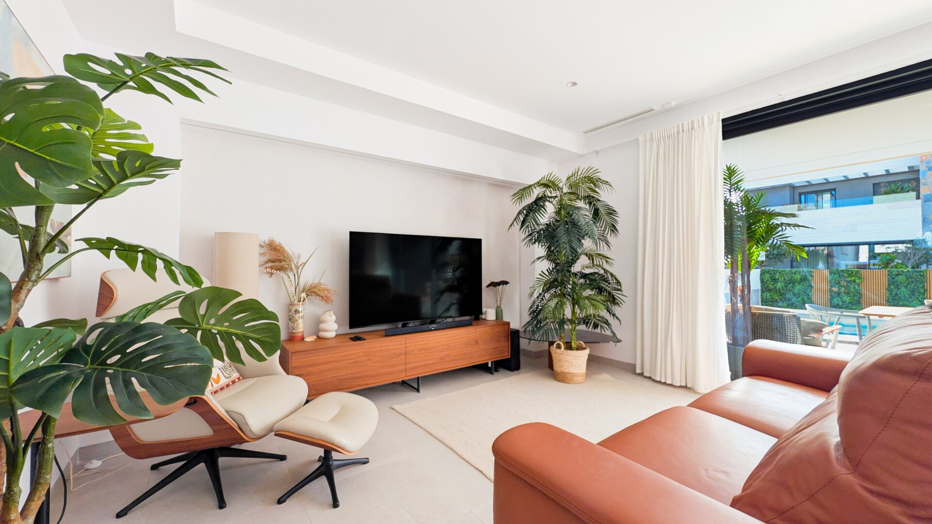 Villa Lakeside Rosalia - con piscina privada climatizada
