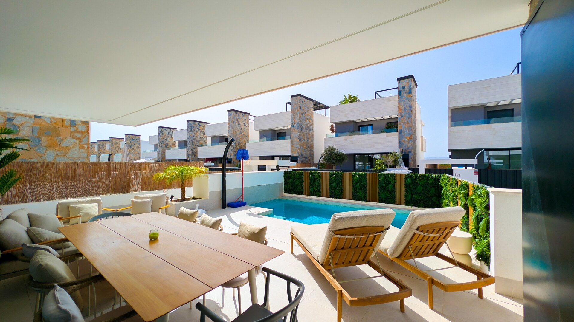 Villa Lakeside Rosalia - con piscina privada climatizada