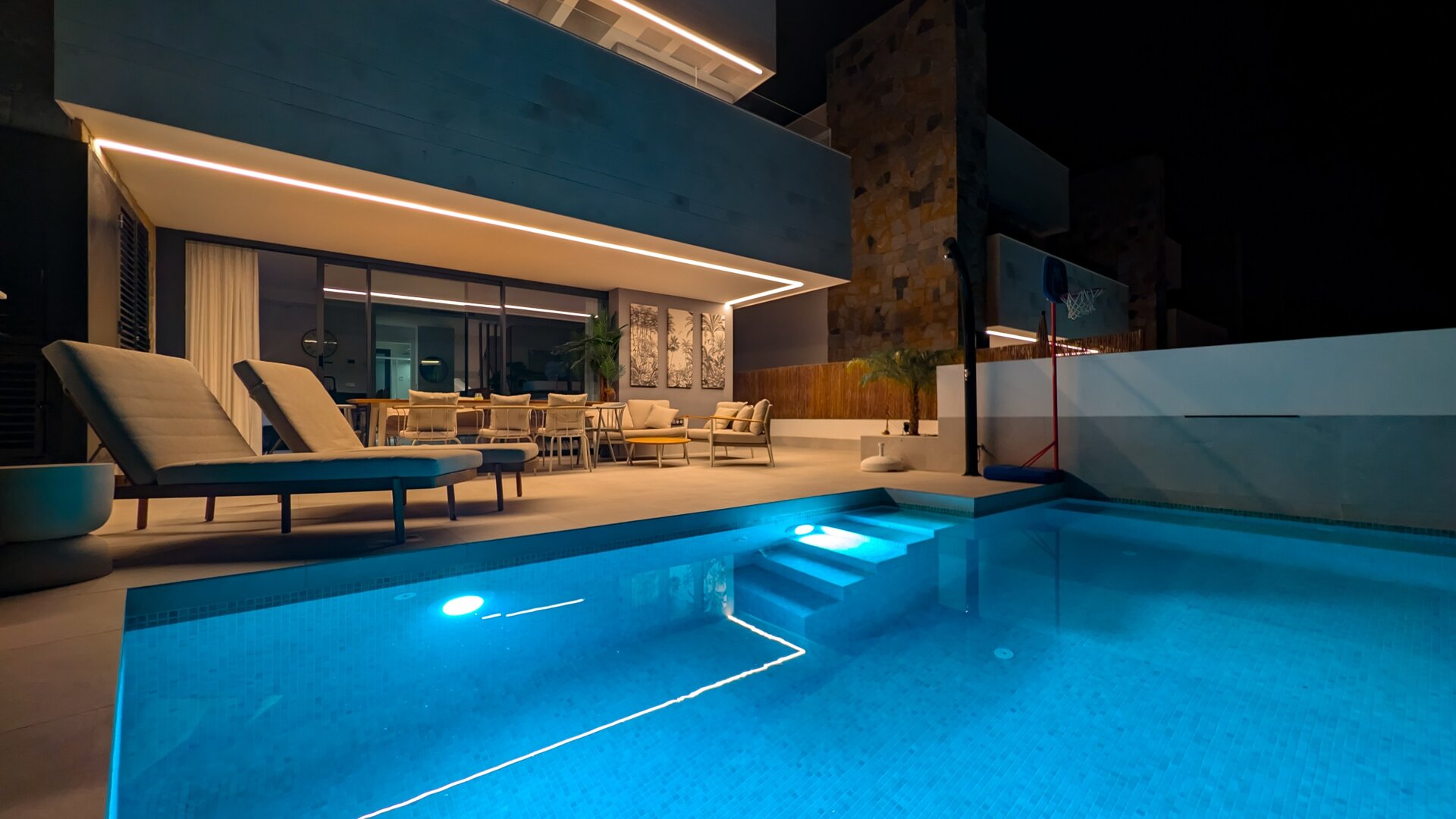 Villa Lakeside Rosalia - con piscina privada climatizada