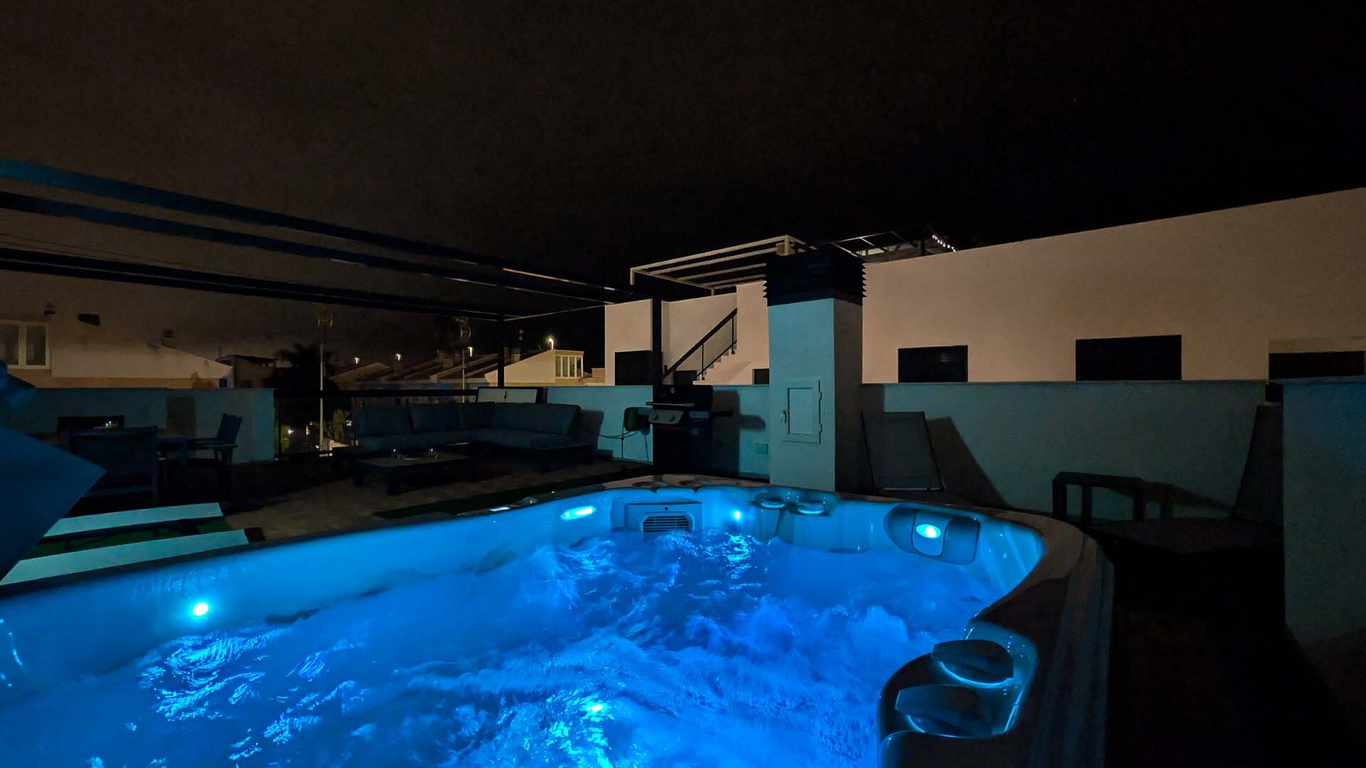 APPARTEMENT DREAM MOMENTS – AVEC JACUZZI SUR UNE TERRASSE ENSOLEILLÉE