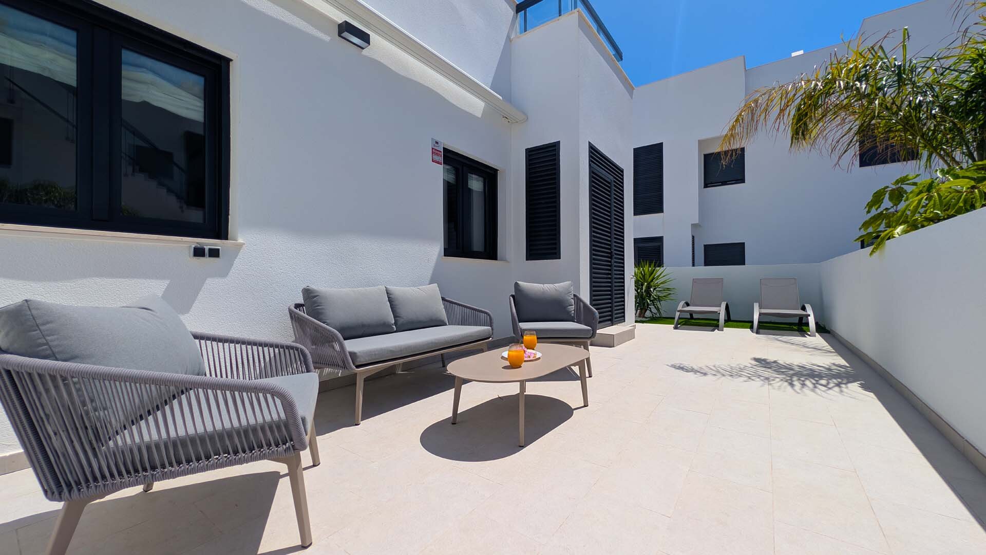 APPARTEMENT DREAM MOMENTS – AVEC JACUZZI SUR UNE TERRASSE ENSOLEILLÉE