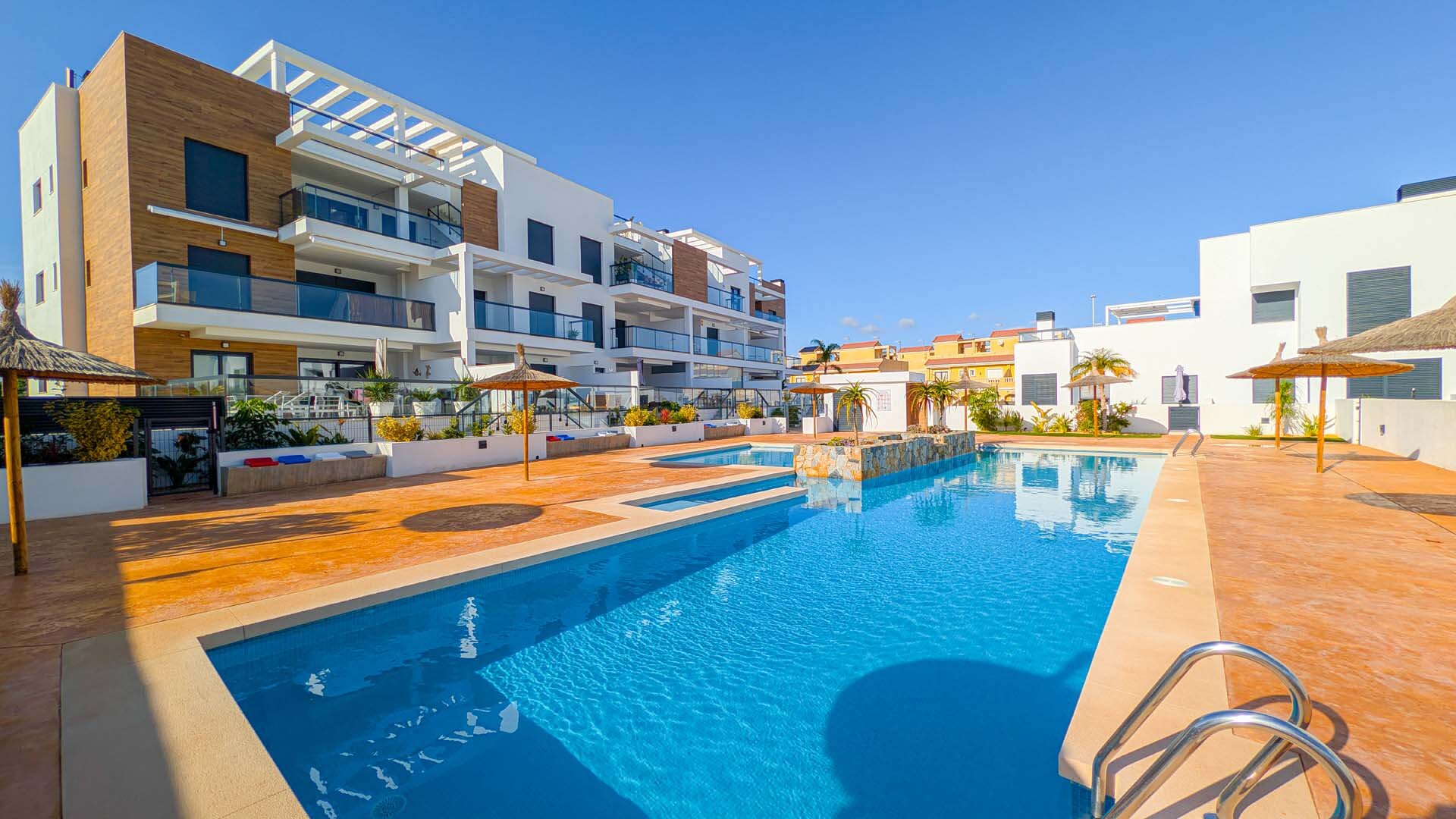 APPARTEMENT DREAM MOMENTS – AVEC JACUZZI SUR UNE TERRASSE ENSOLEILLÉE