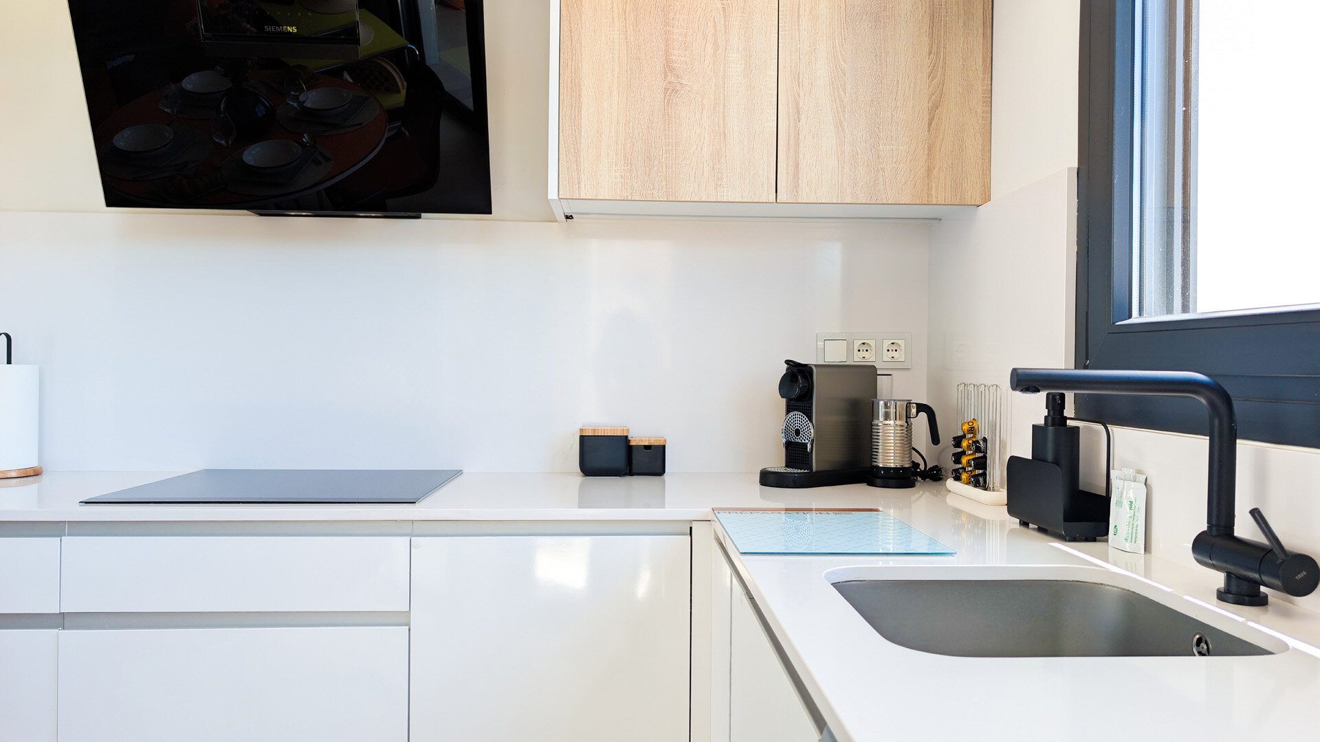 ALMARTE APARTMENT – BEACHFRONT