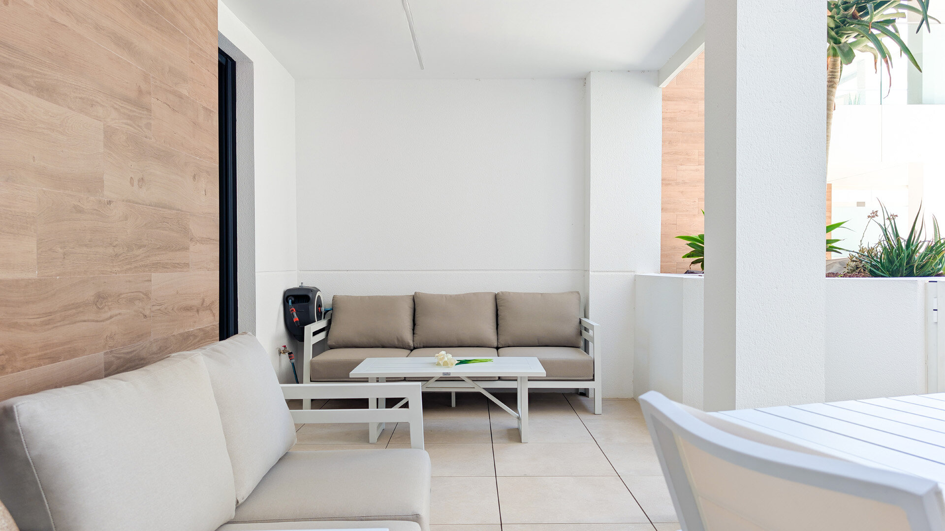 ALMARTE APARTMENT – BEACHFRONT