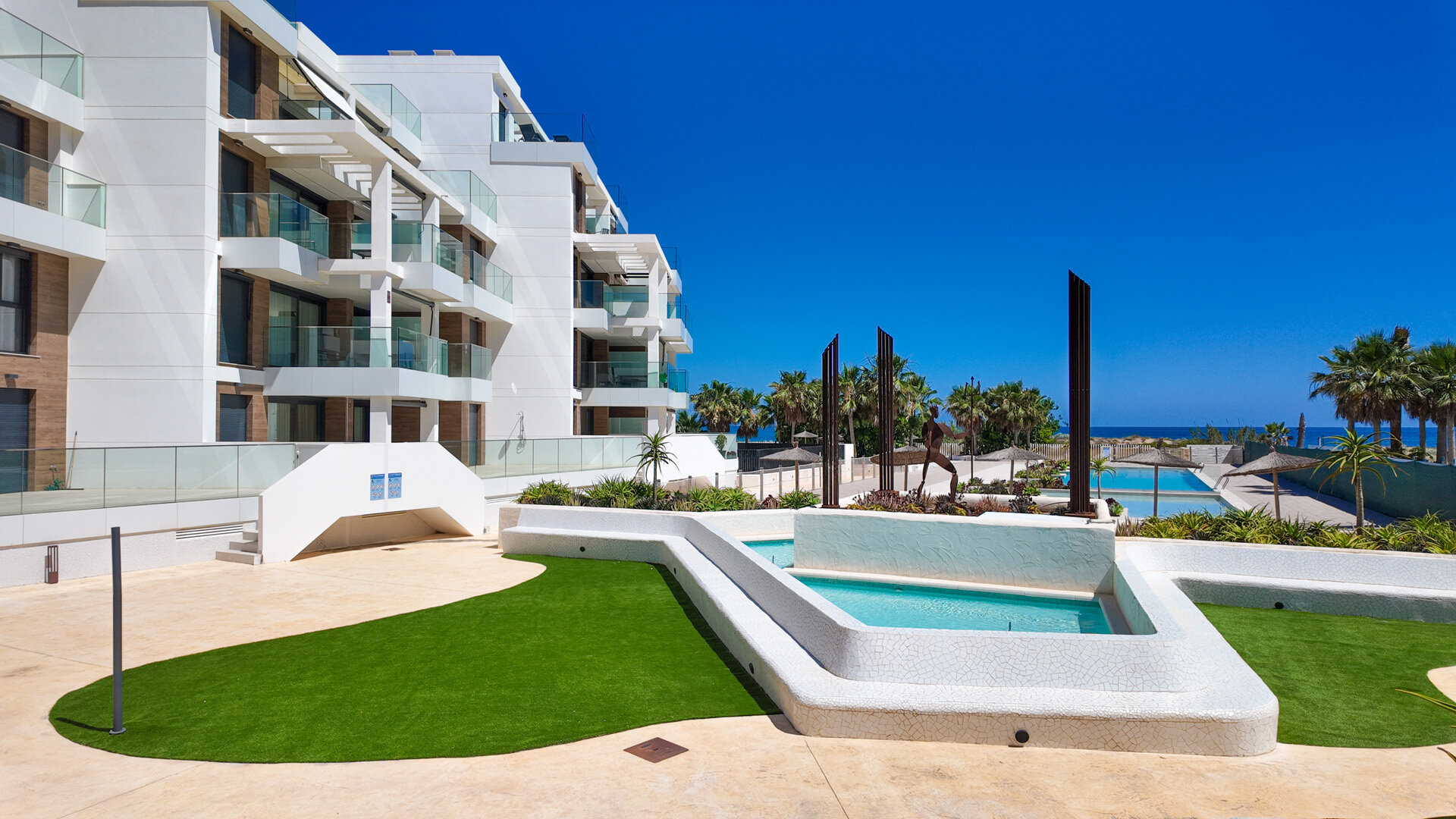 ALMARTE APARTMENT – BEACHFRONT