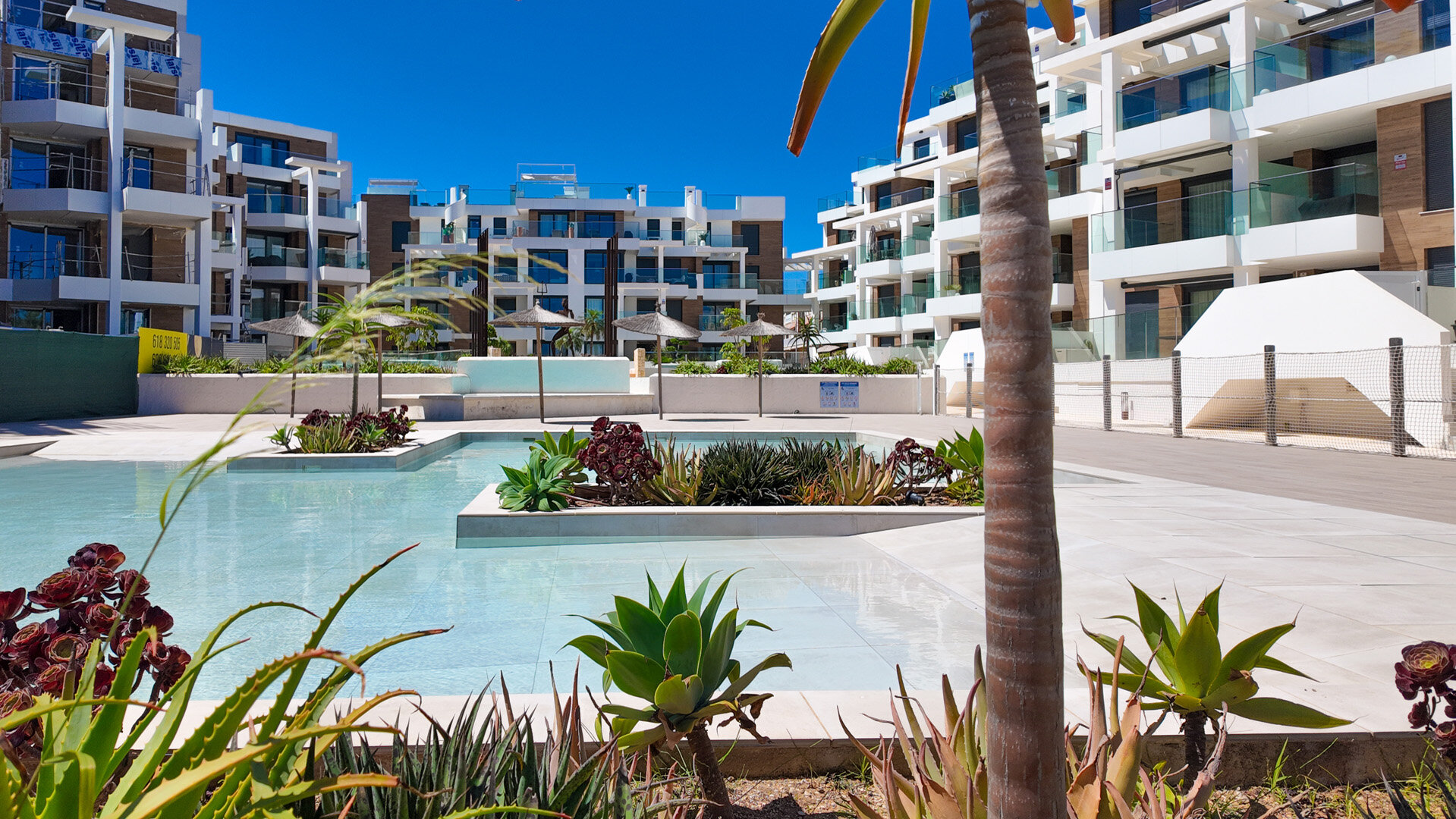ALMARTE APARTMENT – BEACHFRONT