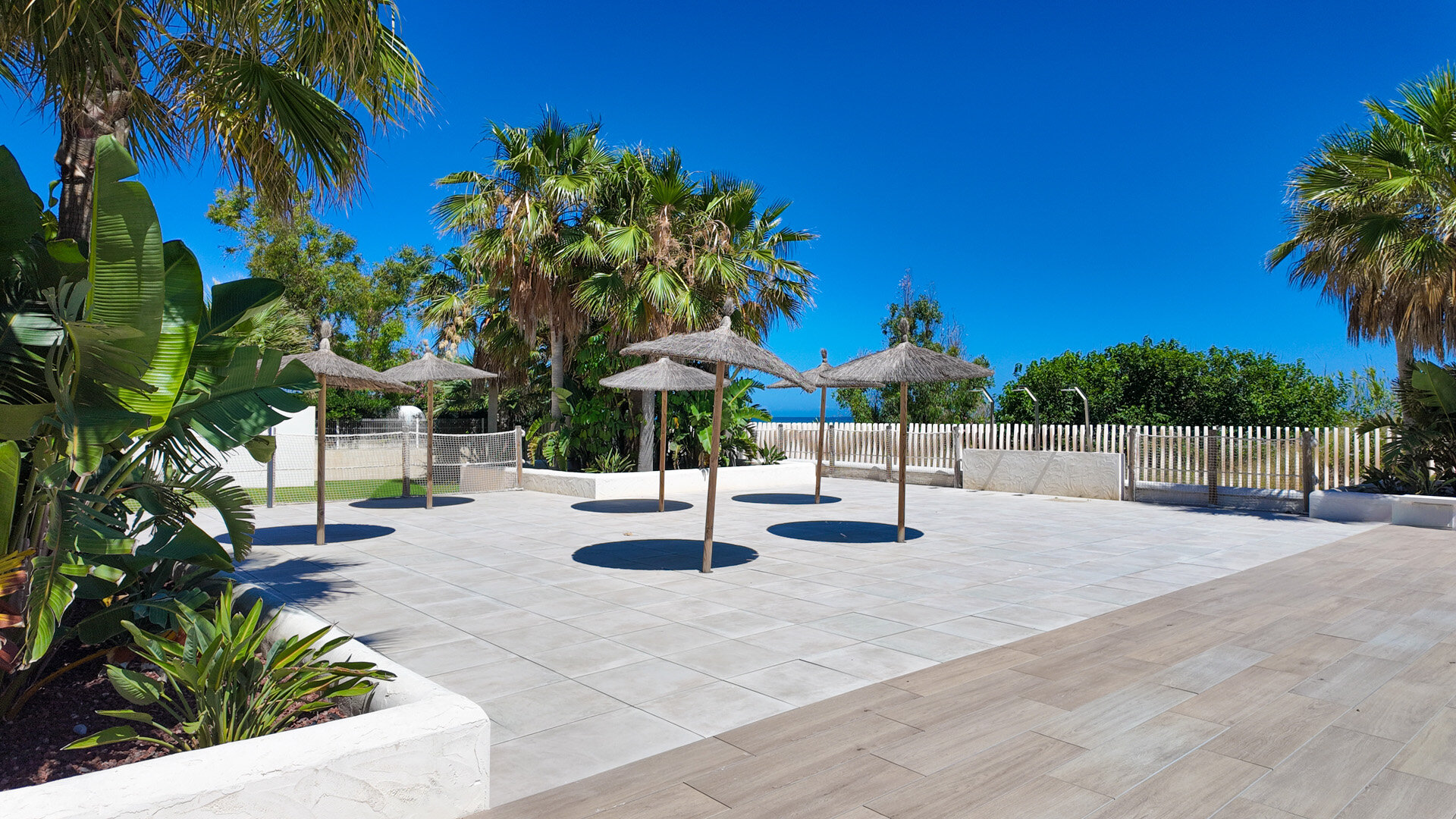 ALMARTE APARTMENT – BEACHFRONT