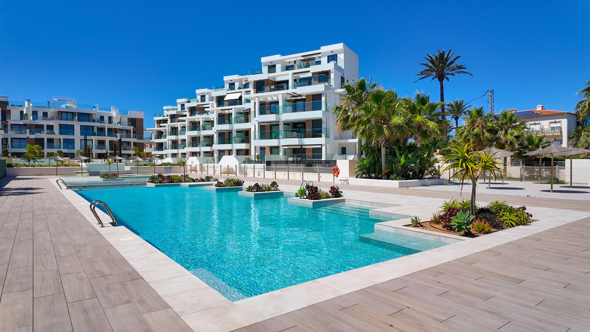 ALMARTE APARTMENT – BEACHFRONT