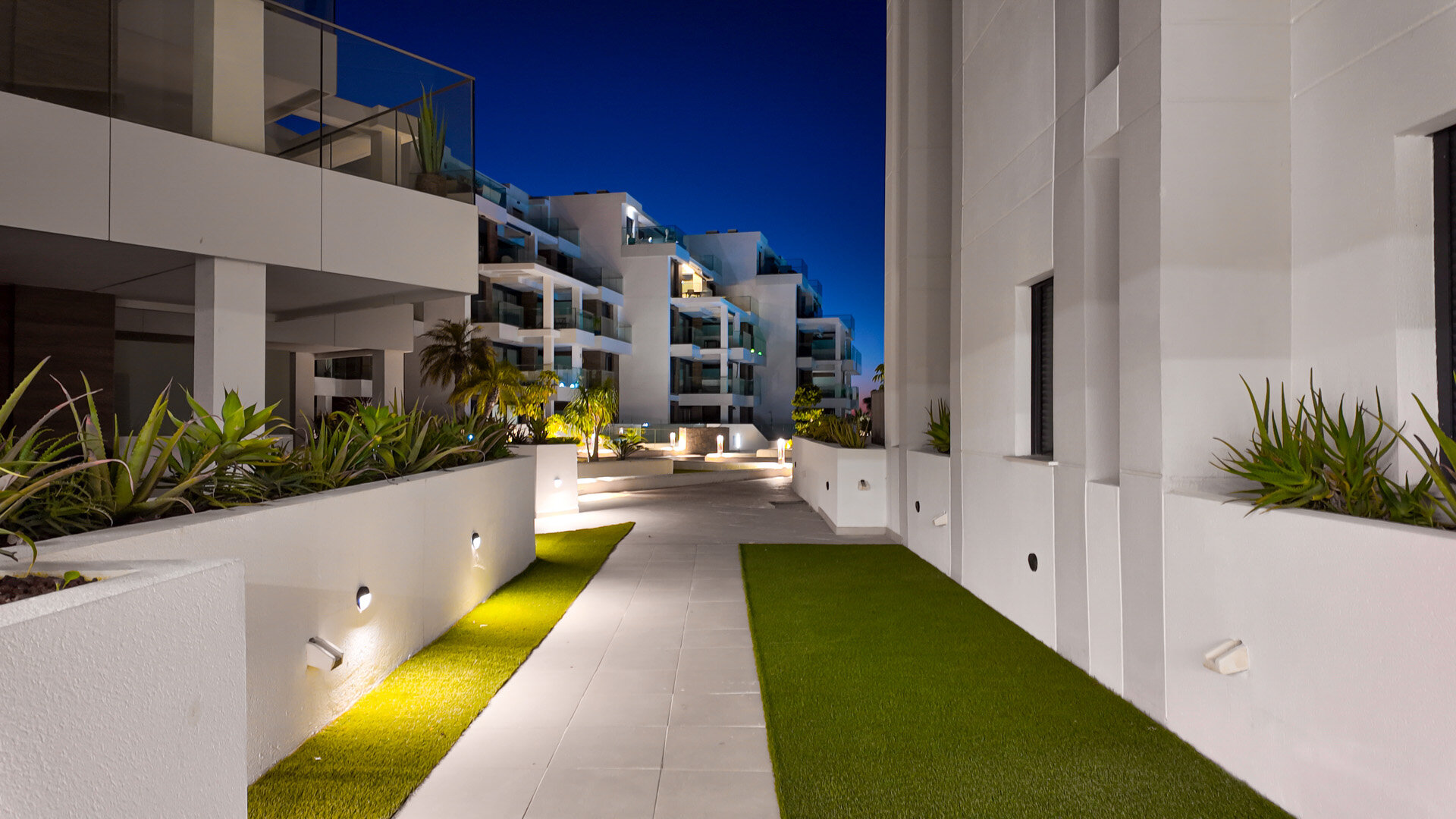 ALMARTE APARTMENT – BEACHFRONT