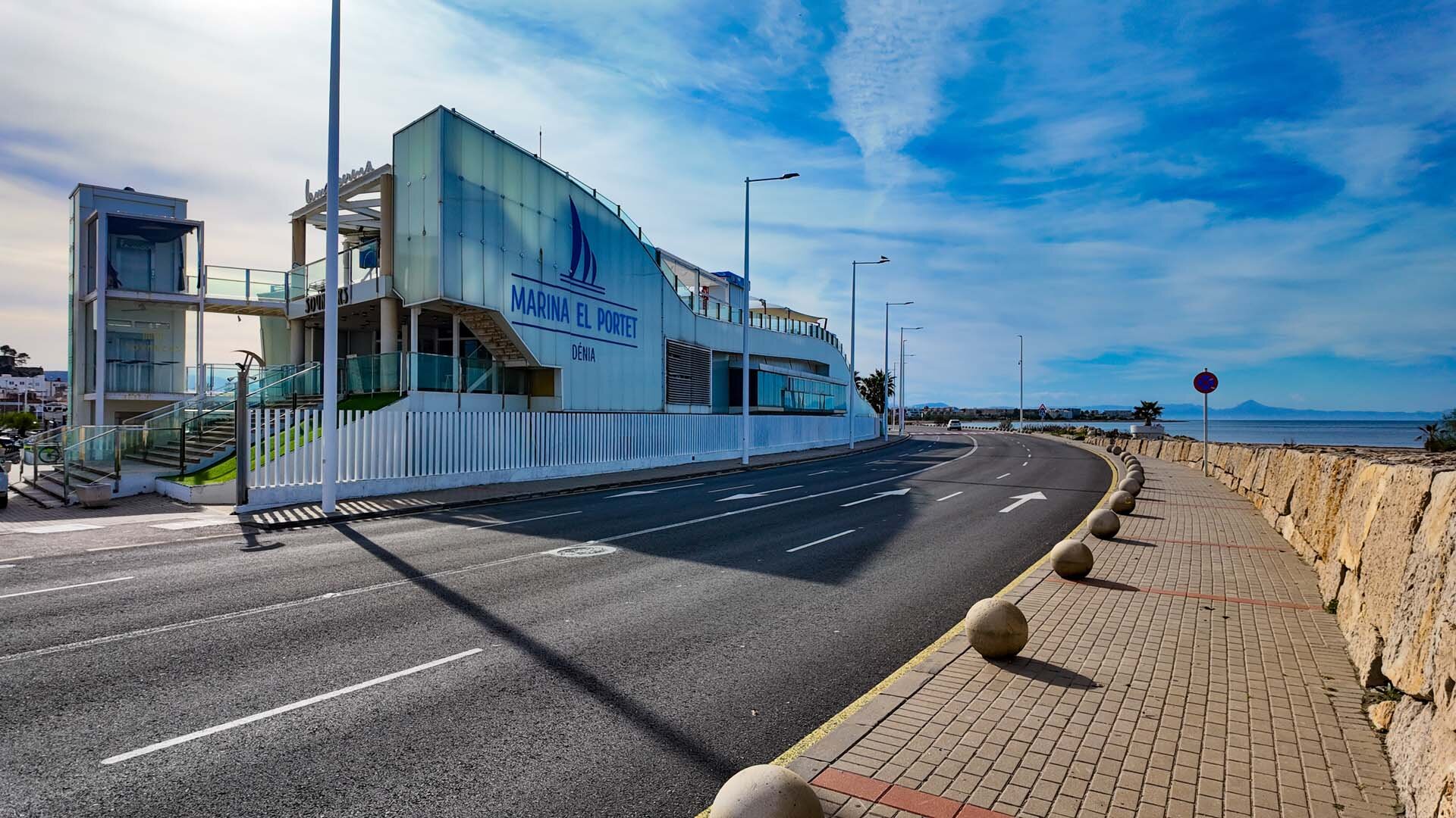 ALMARTE APARTMENT – BEACHFRONT