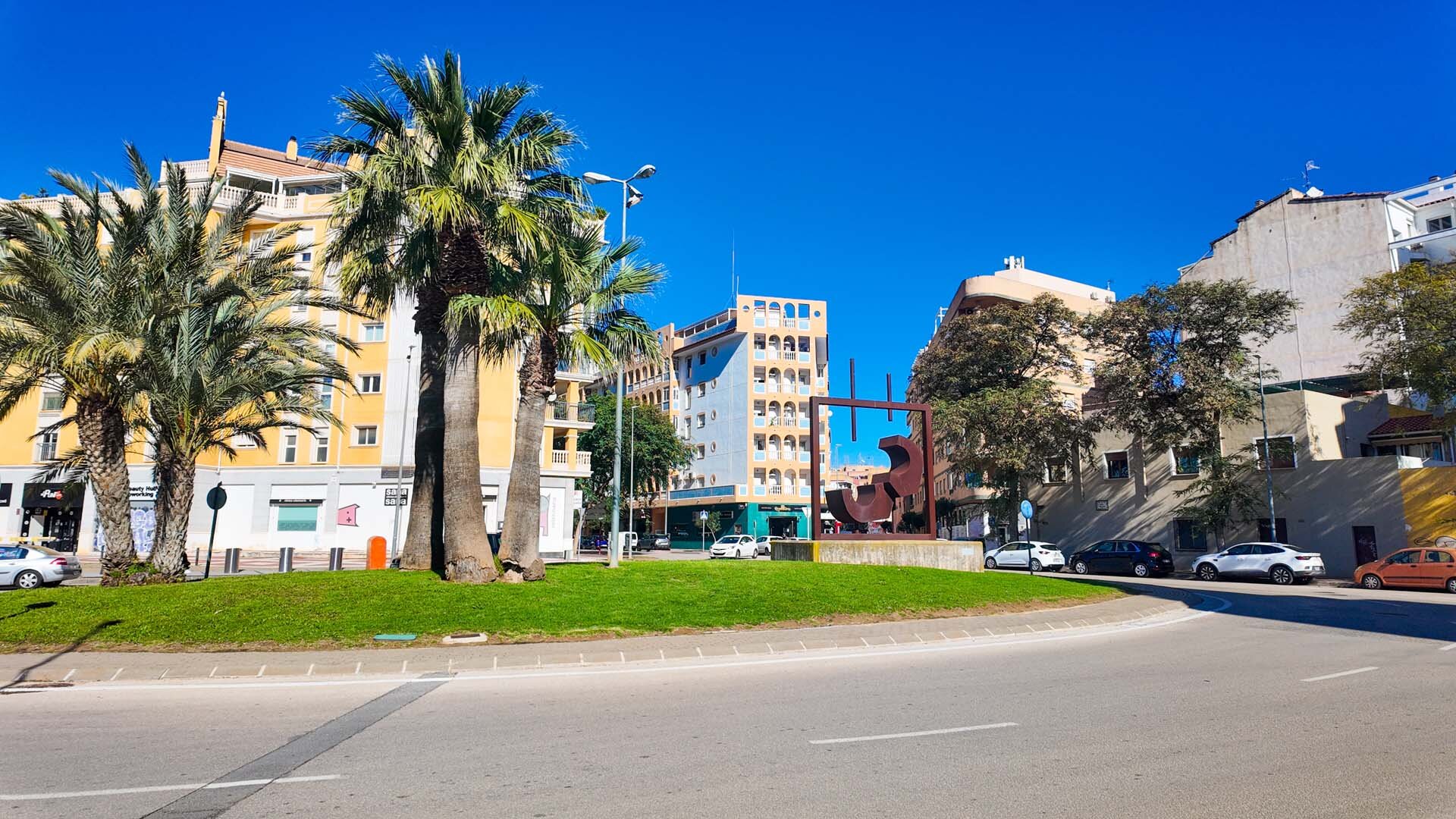 ALMARTE APARTMENT – BEACHFRONT