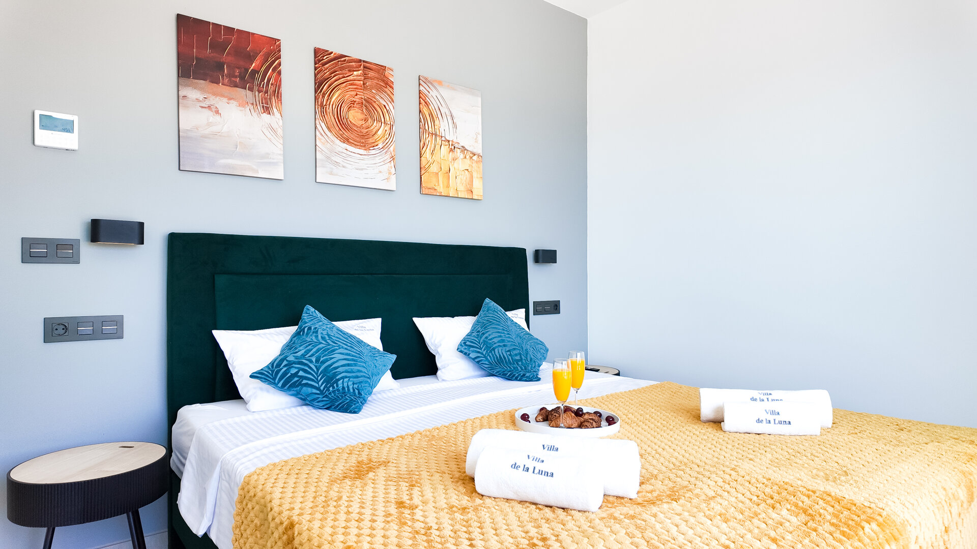 Villa de la Luna with a private heated pool and sea view