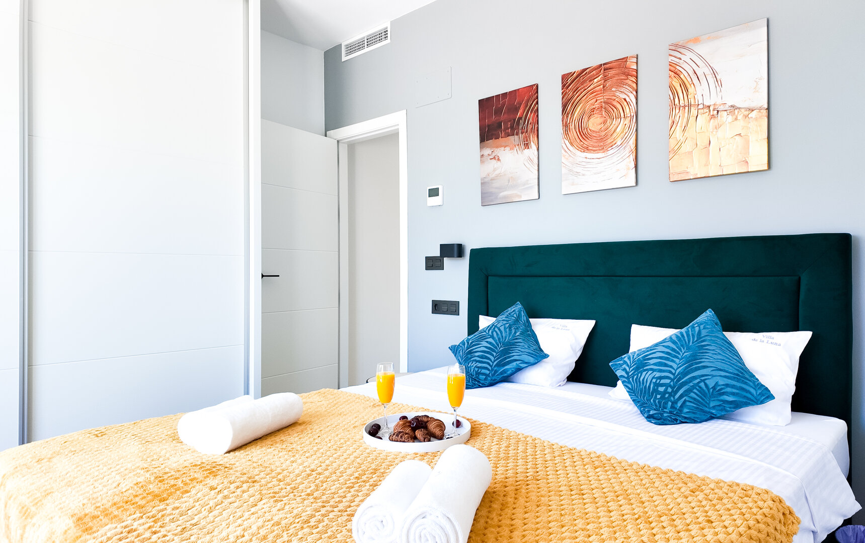 Villa de la Luna with a private heated pool and sea view