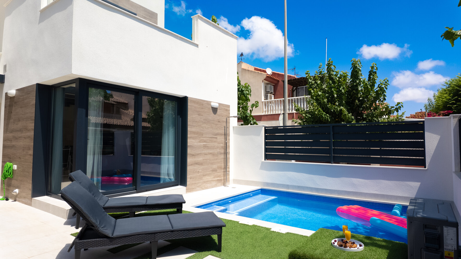 Villa de la Luna with a private heated pool and sea view