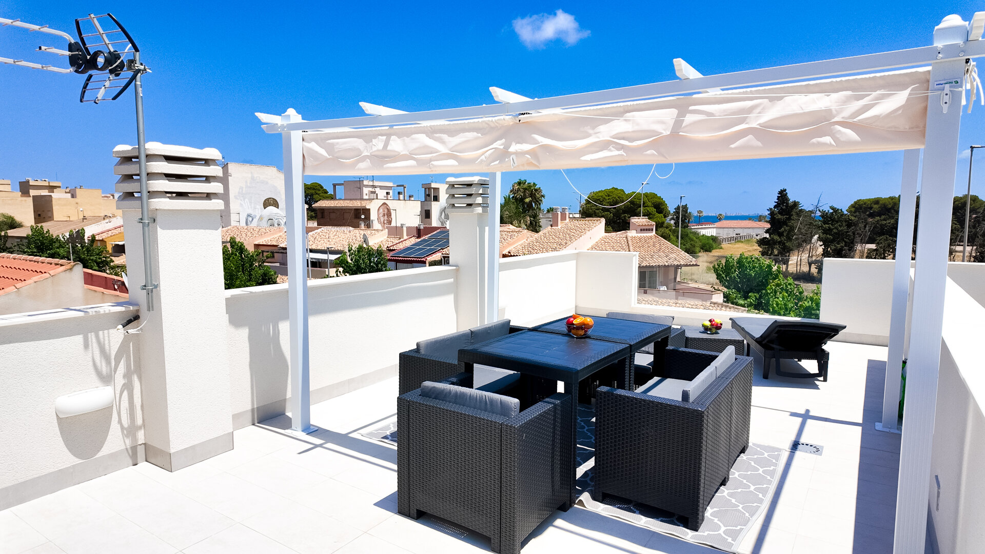 Villa de la Luna with a private heated pool and sea view