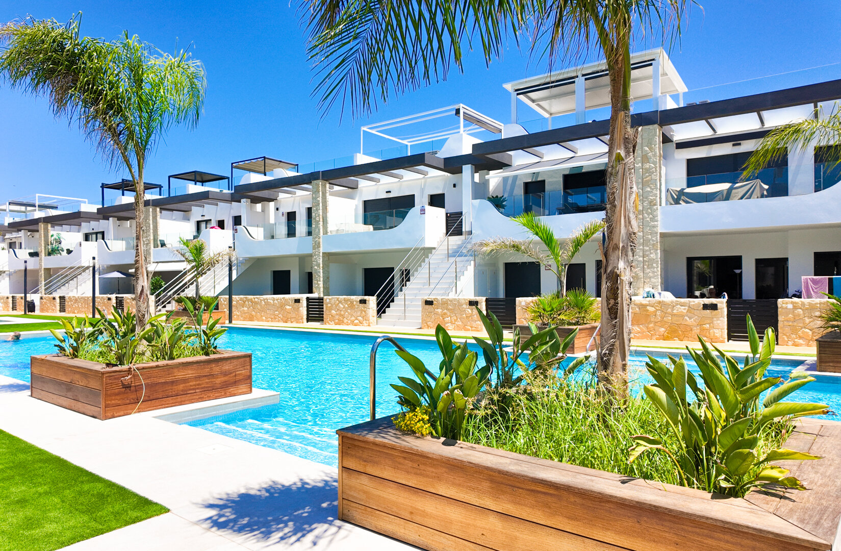 Palm View Apartment with heated Pool and Jacuzzi