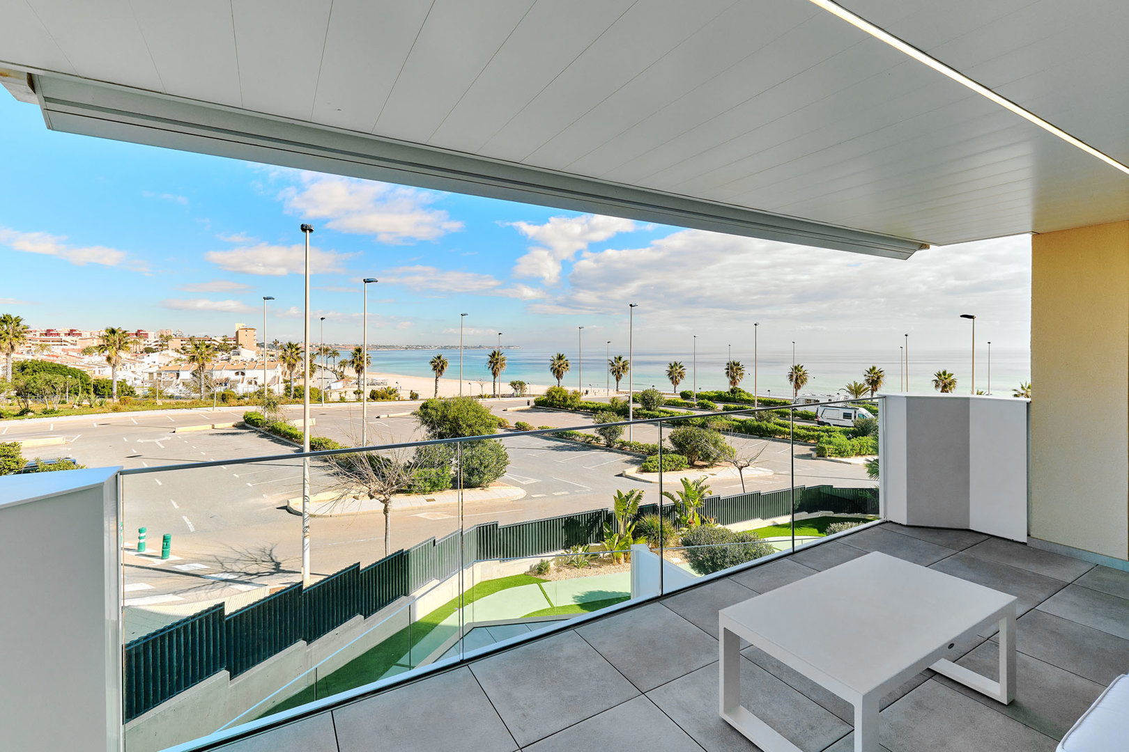 APARTAMENTO SUNRISE - en primera linea del mar 