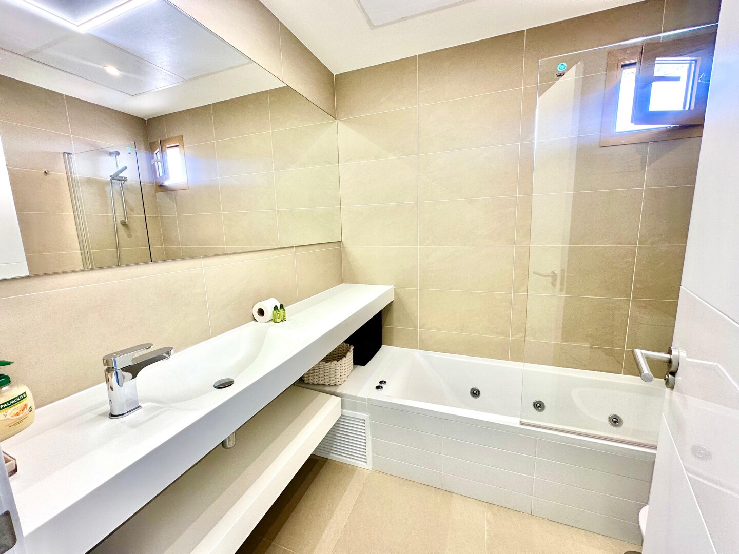 Intempo Apartment 176 - with sea view and a heated pool and jacuzzi