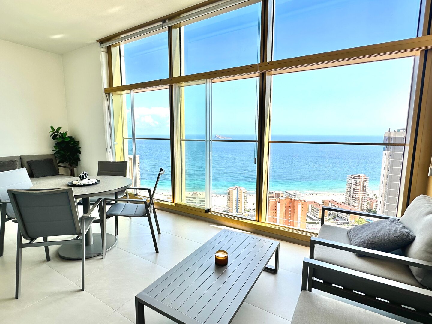 Intempo Apartment 176 - with sea view and a heated pool and jacuzzi