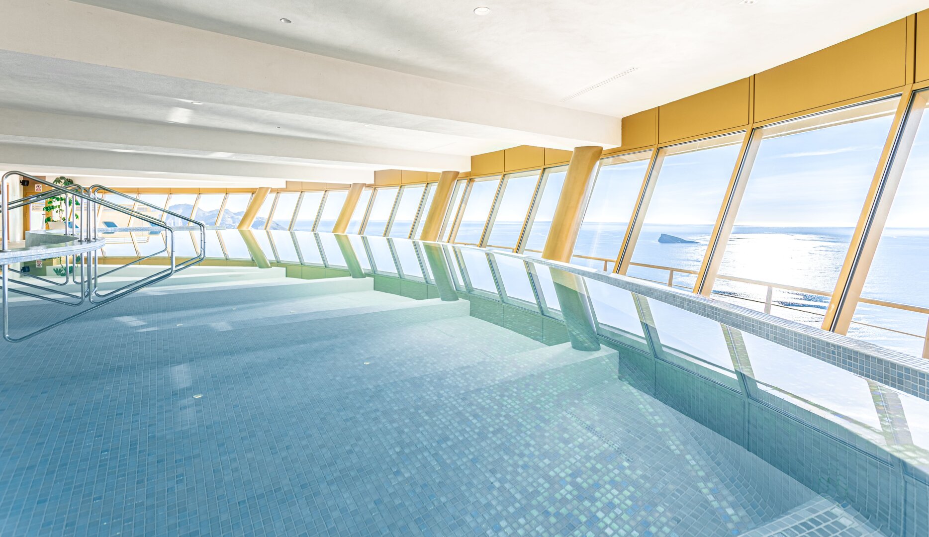 Intempo Apartment 176 - with sea view and a heated pool and jacuzzi