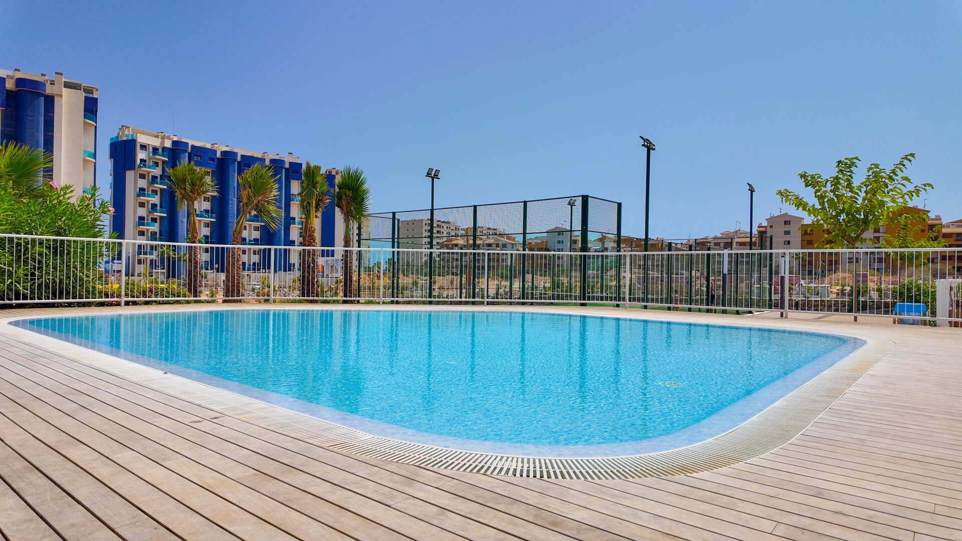 Valonia PREMIUM Apartment, 150 Meter vom Meer entfernt, mit beheiztem Pool.