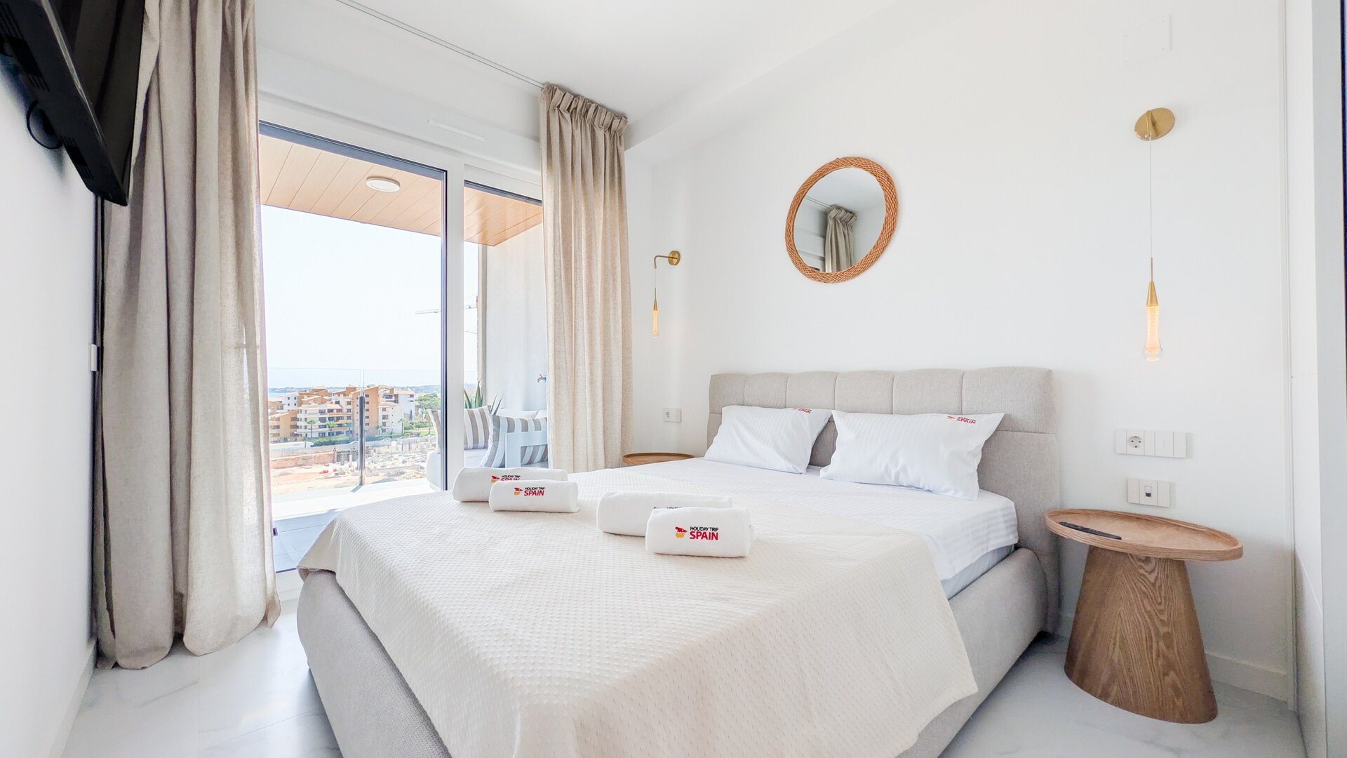 Valonia PREMIUM Apartment, 150 Meter vom Meer entfernt, mit beheiztem Pool.