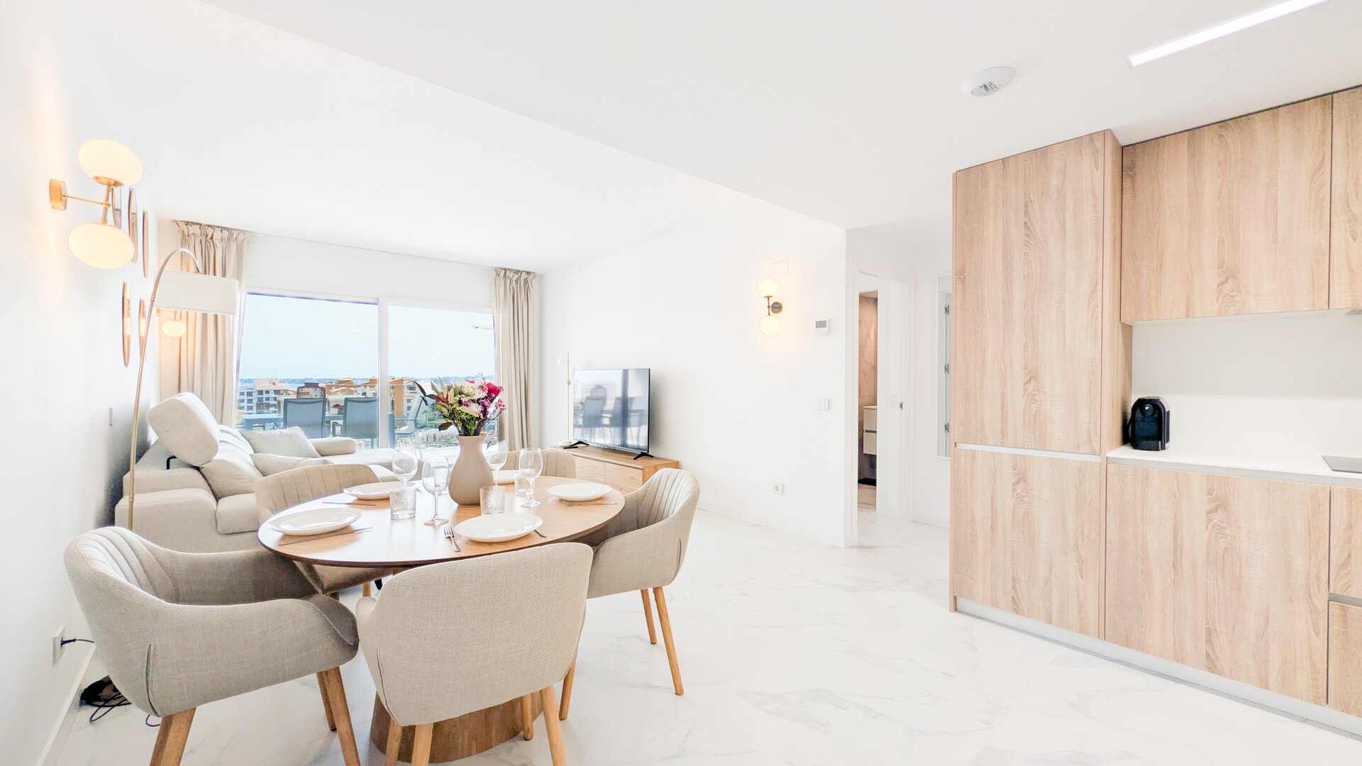 Valonia PREMIUM Apartment, 150 Meter vom Meer entfernt, mit beheiztem Pool.