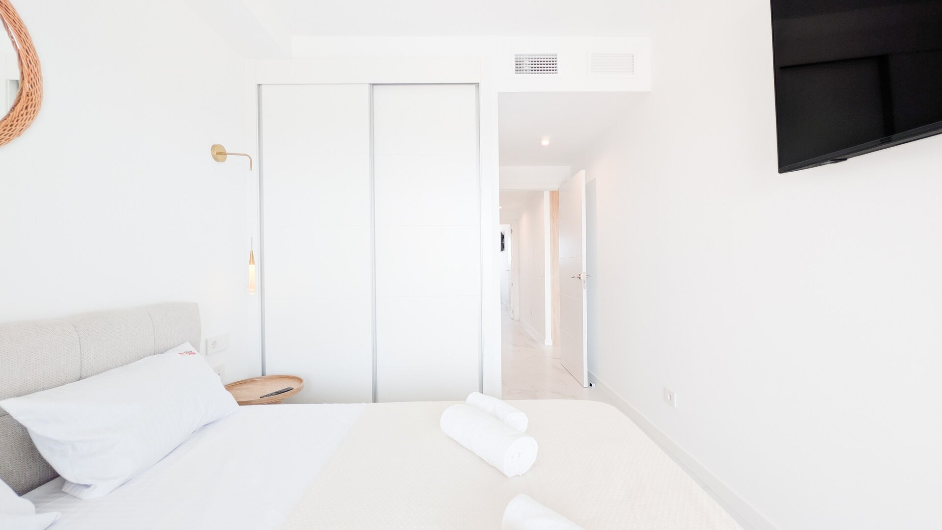 Valonia PREMIUM Apartment, 150 Meter vom Meer entfernt, mit beheiztem Pool.