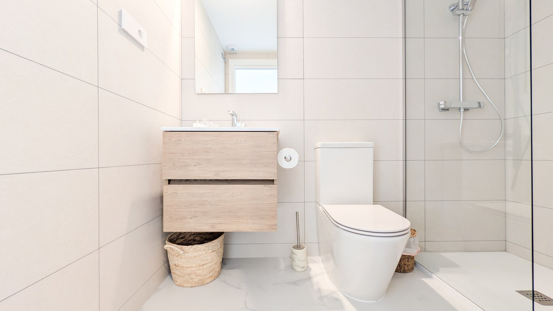 Valonia PREMIUM Apartment, 150 Meter vom Meer entfernt, mit beheiztem Pool.