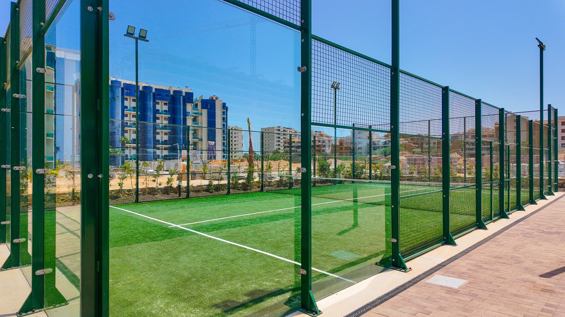 Valonia PREMIUM Apartment, 150 Meter vom Meer entfernt, mit beheiztem Pool.