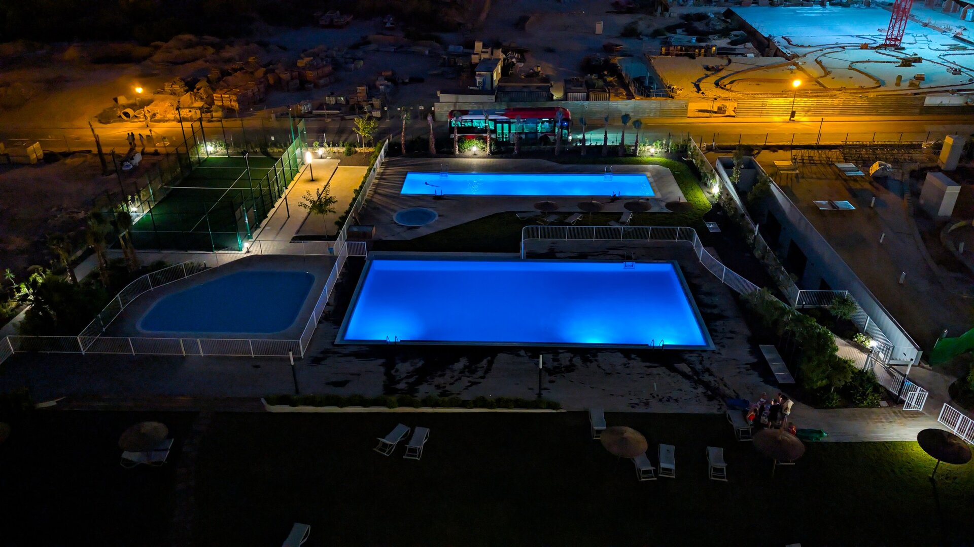Valonia PREMIUM Apartment, 150 Meter vom Meer entfernt, mit beheiztem Pool.