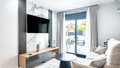 Platinum Apartment 200 m vom Meer mit Jacuzzi auf der Terrasse