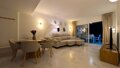 Valonia PREMIUM Apartment, 150 Meter vom Meer entfernt, mit beheiztem Pool.
