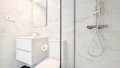 Valonia PREMIUM Apartment, 150 Meter vom Meer entfernt, mit beheiztem Pool.